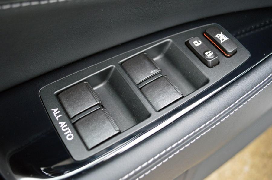  Lexus LS460 F-Sport AWD 2013 года  (фото 6 из 47)